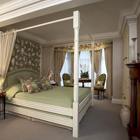 The White House Manor Hotel Prestbury  Exterior photo